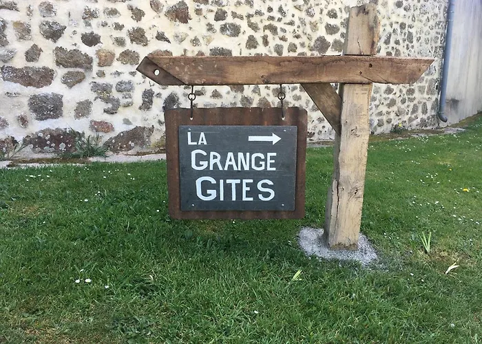 בית נופש La Grange Saint-Calais-du-Desert